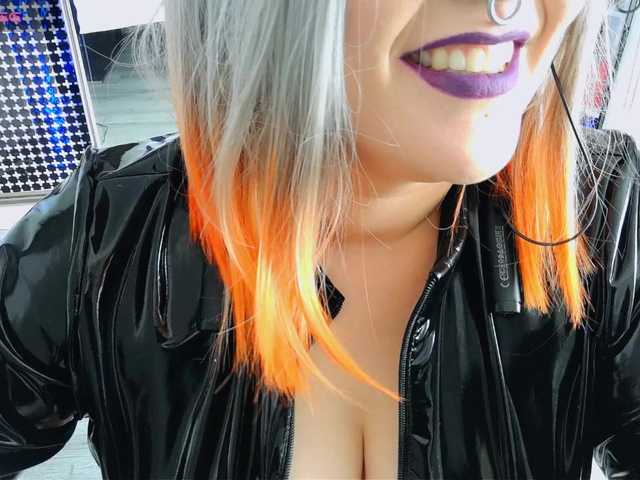 Laura-Wicked's BongaCams show and profile