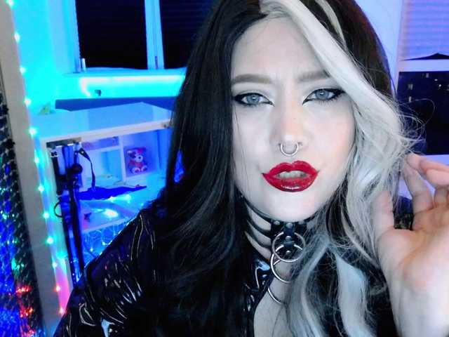 Laura-Wicked's BongaCams show and profile