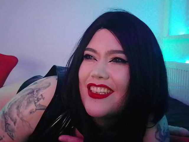 Naked Laura-Wicked wants you to fuck her body now Laura-Wicked from BongaCams