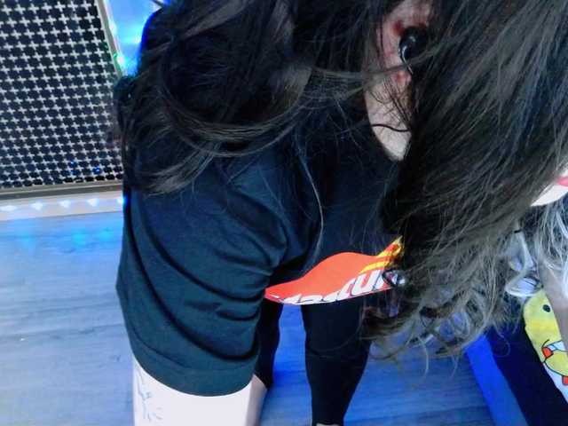 Laura-Wicked's BongaCams show and profile