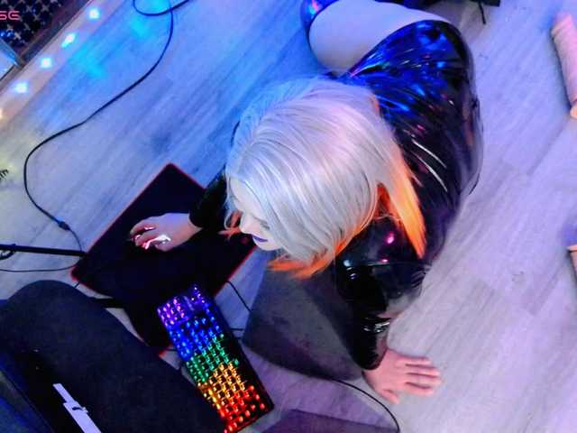 Laura-Wicked's BongaCams show and profile