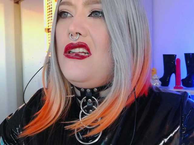 Laura-Wicked's BongaCams show and profile