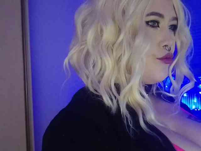 Laura-Wicked webcam