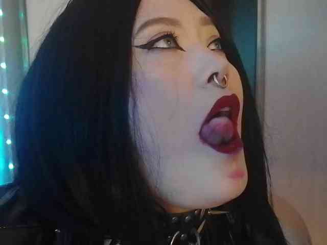 Laura-Wicked webcam