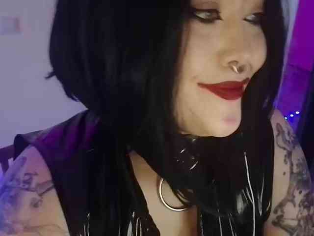 Laura-Wicked webcam