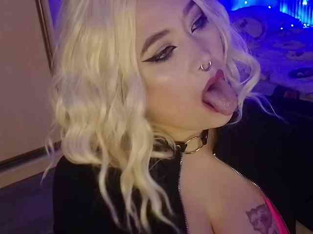Laura-Wicked webcam