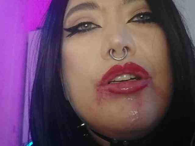 Laura-Wicked webcam