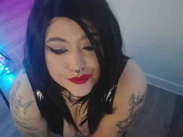 Laura-Wicked webcam