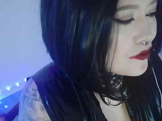 Laura-Wicked webcam