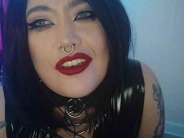 Laura-Wicked webcam