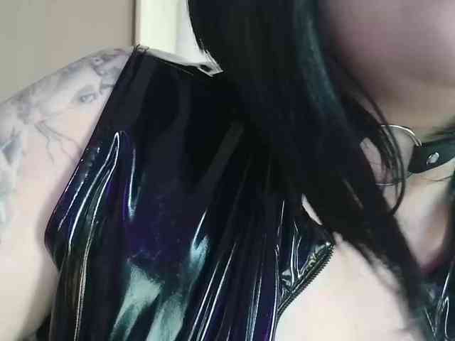 Laura-Wicked webcam