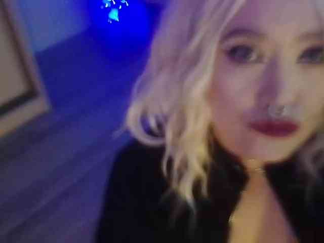 Laura-Wicked webcam