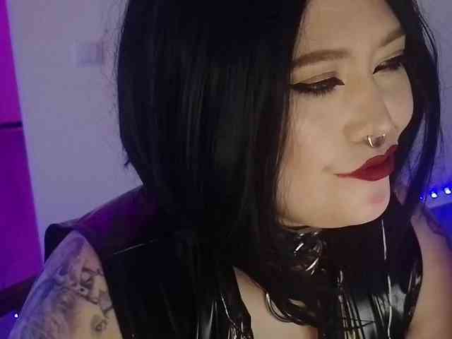 Laura-Wicked webcam