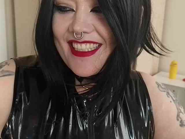 Laura-Wicked webcam