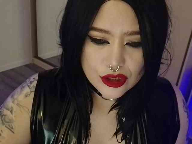 Laura-Wicked webcam