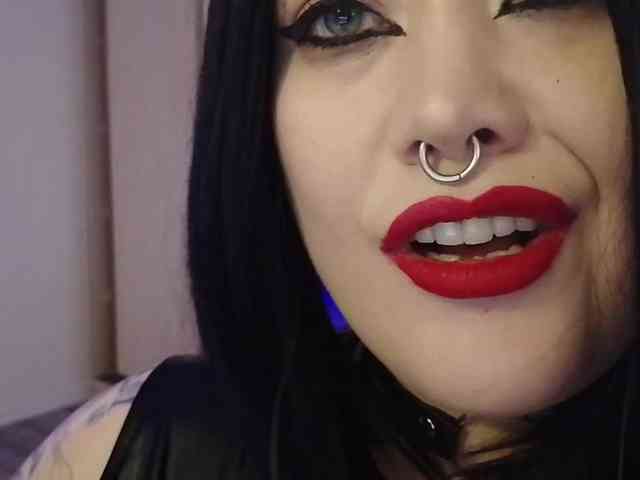 Laura-Wicked webcam