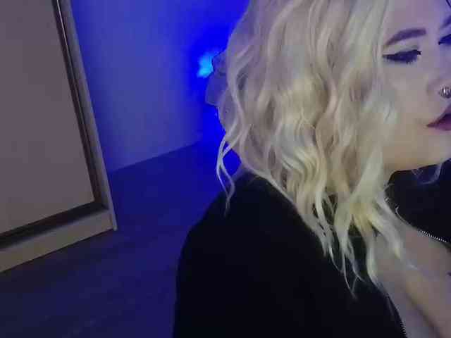 Laura-Wicked webcam