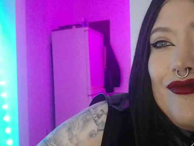 Laura-Wicked webcam
