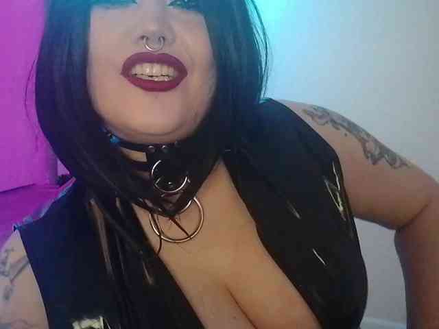 Laura-Wicked webcam