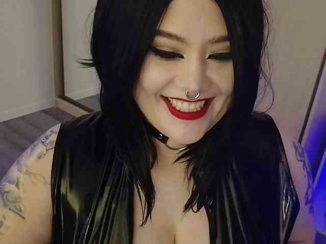 Laura-Wicked webcam