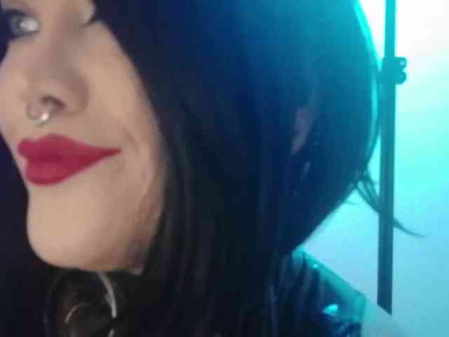 Laura-Wicked webcam