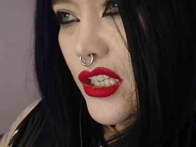 Laura-Wicked webcam