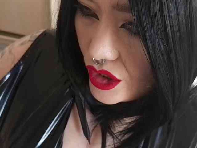 Laura-Wicked webcam