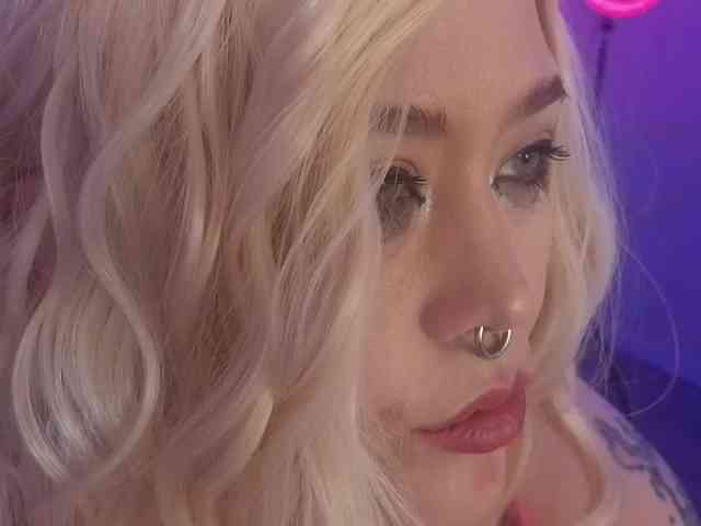 Laura-Wicked webcam