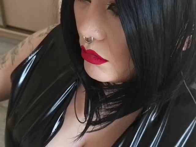Laura-Wicked webcam