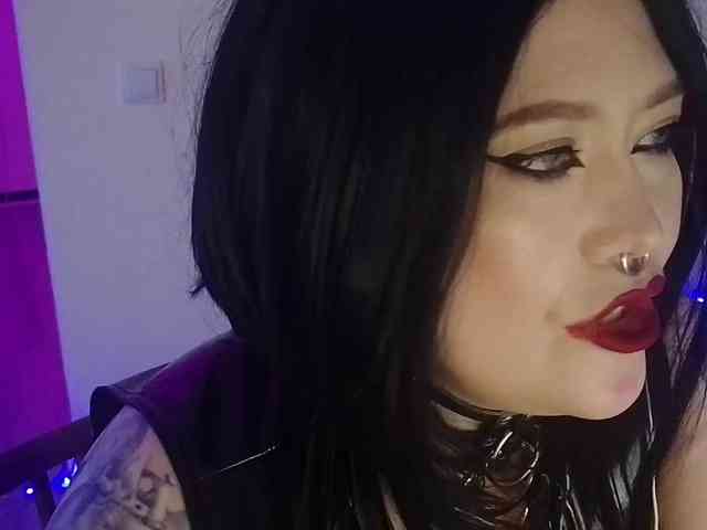 Laura-Wicked webcam