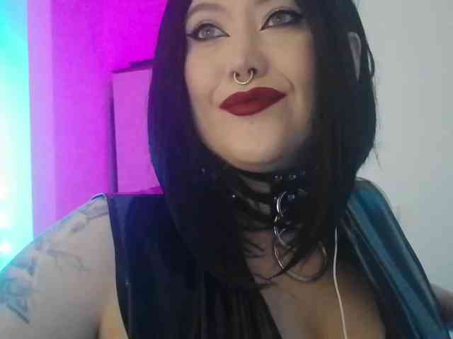 Laura-Wicked webcam