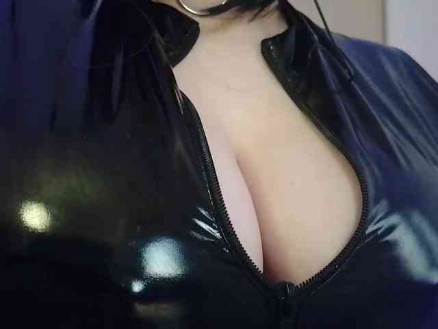 Laura-Wicked webcam