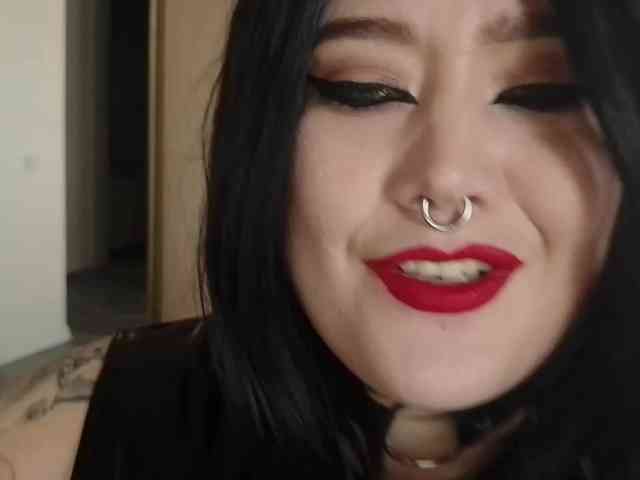 Laura-Wicked webcam