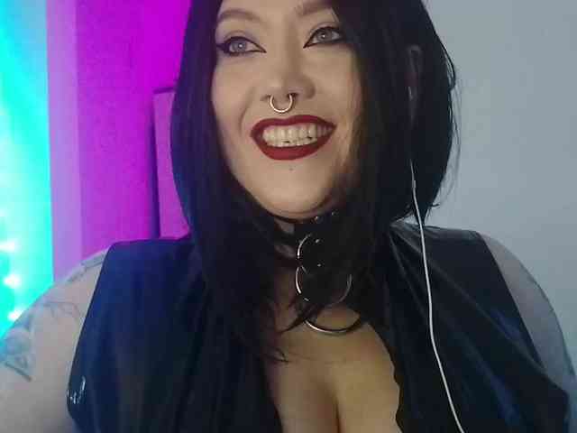 Laura-Wicked webcam