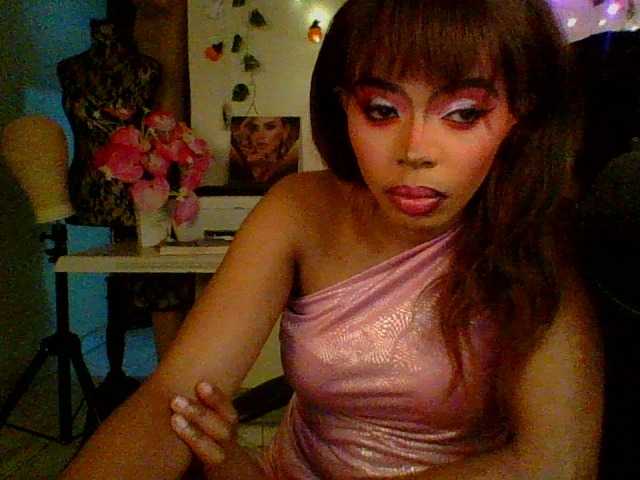 Lilianjackson webcam bongacams model stream image