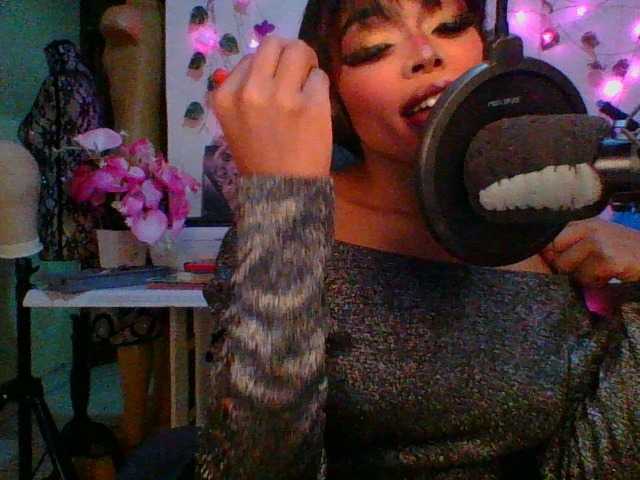 Lilianjackson ist ein weiteres deutsches Camgirl, das live verfügbar ist