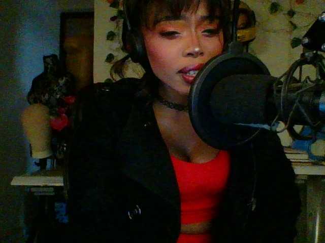 Lilianjackson webcam bongacams model stream image