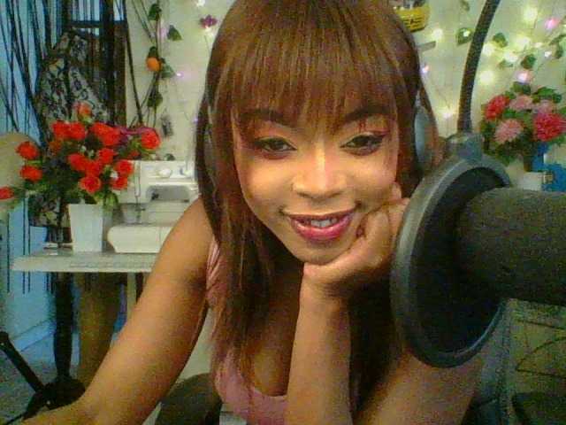 Lilianjackson webcam bongacams model stream image