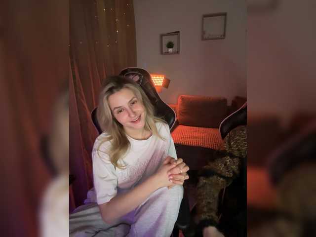 LoVvVit's BongaCams show and profile