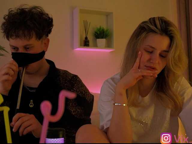 LoVvVit's BongaCams show and profile