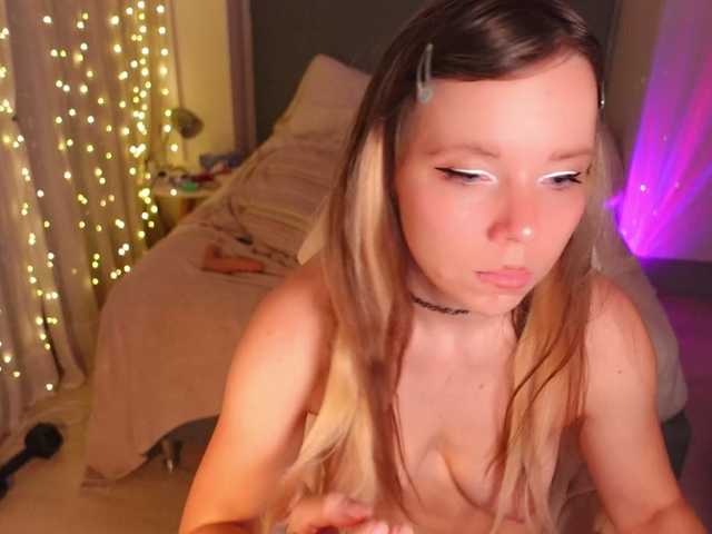 AyraLust's BongaCams show and profile