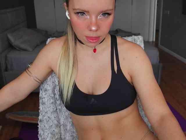 AyraLust webcam