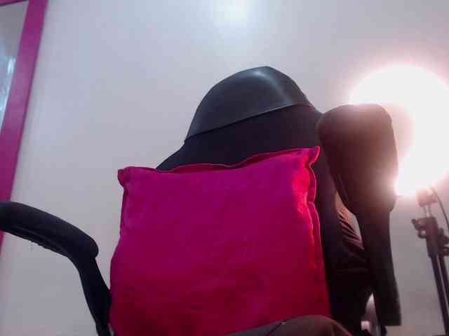 DolceHotXX Live Webcam on BongaCams