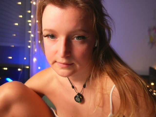Ameliasweety's BongaCams show and profile