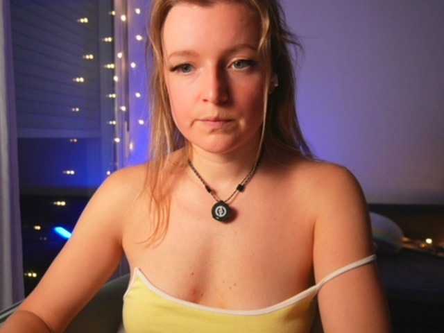 Ameliasweety's BongaCams show and profile