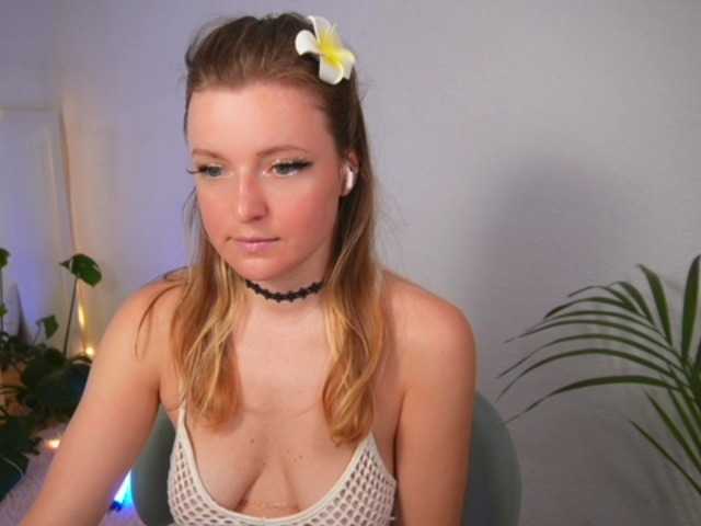 Ameliasweety's BongaCams show and profile