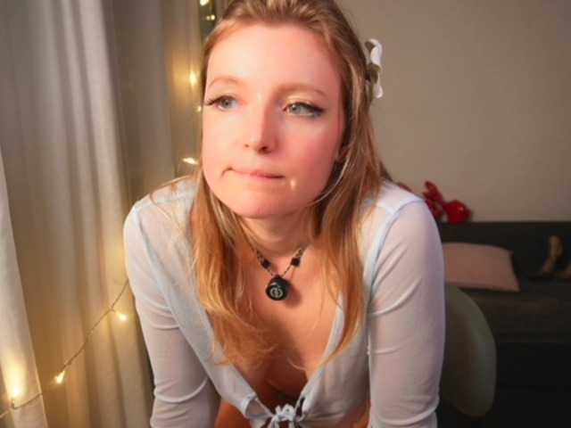 Ameliasweety's BongaCams show and profile