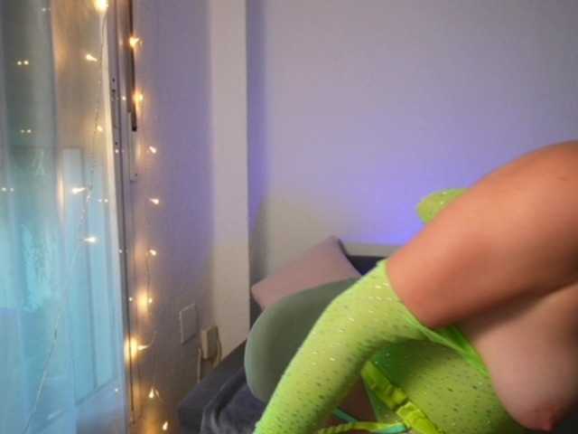 Ameliasweety's BongaCams show and profile