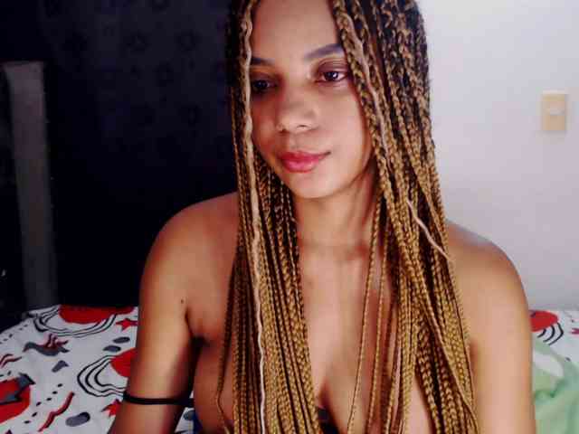 Cata-Santana Live Webcam on BongaCams