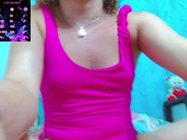 carolay-ts Live Webcam on BongaCams